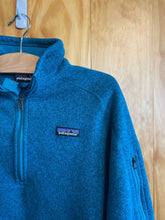 Load image into Gallery viewer, Size L Patagonia Blue Women&#39;s Fleece Sweatshirt

