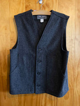 Load image into Gallery viewer, Size 40 Stormy Kromer Men's Vest
