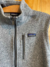 Load image into Gallery viewer, Size Large Patagonia Men's Vest
