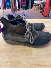 Load image into Gallery viewer, Women's Shoe Size 8 Sorel Brown Boots
