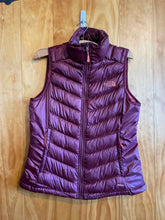 Load image into Gallery viewer, Size Medium The North Face Purple Women's Vest

