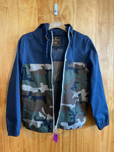 Load image into Gallery viewer, Size Medium Element Men&#39;s Light Jacket
