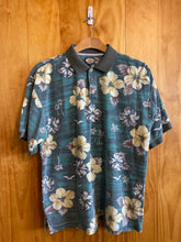 Load image into Gallery viewer, Size Large Tommy Bahama Men's Short Sleeve Shirt
