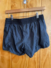 Load image into Gallery viewer, Size Medium Vuori Black Women's Shorts
