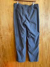 Load image into Gallery viewer, Size 34 Eddie Bauer Men&#39;s Pants
