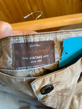 Load image into Gallery viewer, Size 36 Weatherproof Vintage Men's Pants
