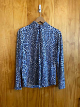 Load image into Gallery viewer, Size Large Ibkul Navy Women&#39;s Sweater &amp; Sweatshirt
