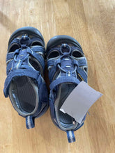 Load image into Gallery viewer, Unisex Keen Shoes
