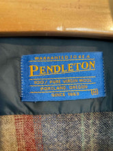 Load image into Gallery viewer, Size M Pendleton Men&#39;s Flannel
