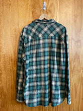 Load image into Gallery viewer, Size 2X Field &amp; Forest Men's Flannel
