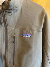 Load image into Gallery viewer, Size Medium Patagonia Men's Jacket
