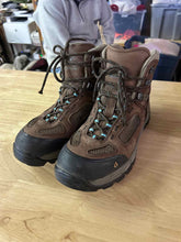 Load image into Gallery viewer, Shoe Size 10.5 vasque Brown Boots

