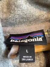 Load image into Gallery viewer, Size L Patagonia Grey Women's Fleece Sweatshirt
