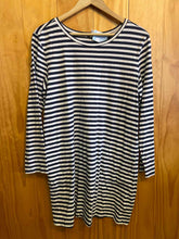 Load image into Gallery viewer, Size L Toad &amp; Co Black Dress
