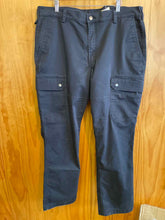 Load image into Gallery viewer, Size 40x32 Duluth Trading Men's Pants
