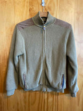 Load image into Gallery viewer, Size Medium Orvis Men's Sweater &amp; Sweatshirt
