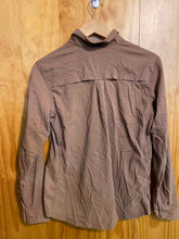 Load image into Gallery viewer, Size M REI Brown Women&#39;s Long Sleeve Shirt
