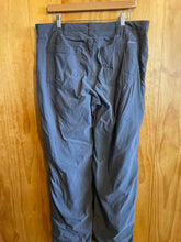 Load image into Gallery viewer, Size 36 Eddie Bauer Men's Pants
