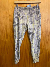 Load image into Gallery viewer, Size 10 Lululemon Grey Women's Leggings
