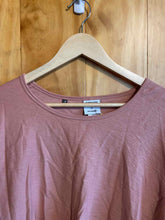 Load image into Gallery viewer, Size XL GymShark Pink Women&#39;s Long Sleeve Shirt
