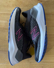 Load image into Gallery viewer, Shoe Size 8 New Balance Black Running Shoes
