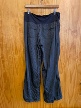 Load image into Gallery viewer, Size 8 Lululemon Black Women's Pants
