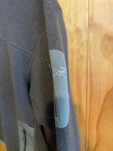 Load image into Gallery viewer, Size M Arc&#39;teryx Men&#39;s Fleece
