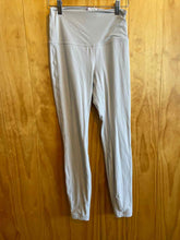 Load image into Gallery viewer, Size 6 Lululemon Grey Women&#39;s Leggings
