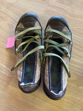 Load image into Gallery viewer, Shoe Size 8 J-41 Brown Sandals

