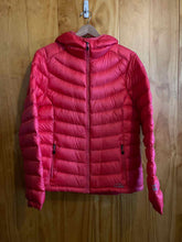 Load image into Gallery viewer, Women Size Medium LL Bean Pink Women's Light Jacket
