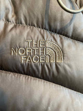 Load image into Gallery viewer, Women Size M The North Face Grey Women&#39;s Winter Jacket
