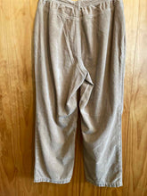Load image into Gallery viewer, Size 14 Field Gear Tan Women's Pants
