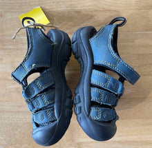 Load image into Gallery viewer, Keen Sandals
