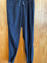 Load image into Gallery viewer, Size Large Eddie Bauer Men's Pants
