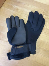 Load image into Gallery viewer, Stearns Gloves
