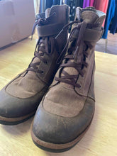 Load image into Gallery viewer, Shoe Size 9 UGG Brown Boots
