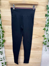 Load image into Gallery viewer, Size Small Outdoor Voices Black Women&#39;s Leggings
