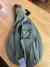 Load image into Gallery viewer, Kavu Travel Bag
