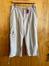 Load image into Gallery viewer, Size 6 Patagonia Beige Women&#39;s Capris
