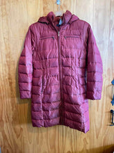 Load image into Gallery viewer, Women Size Medium Lands End Burgundy Women&#39;s Winter Jacket
