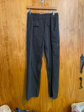 Load image into Gallery viewer, Size 42 Royal Robbins Men's Pants
