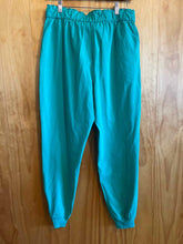 Load image into Gallery viewer, Size 10 Lululemon Green Women&#39;s Pants
