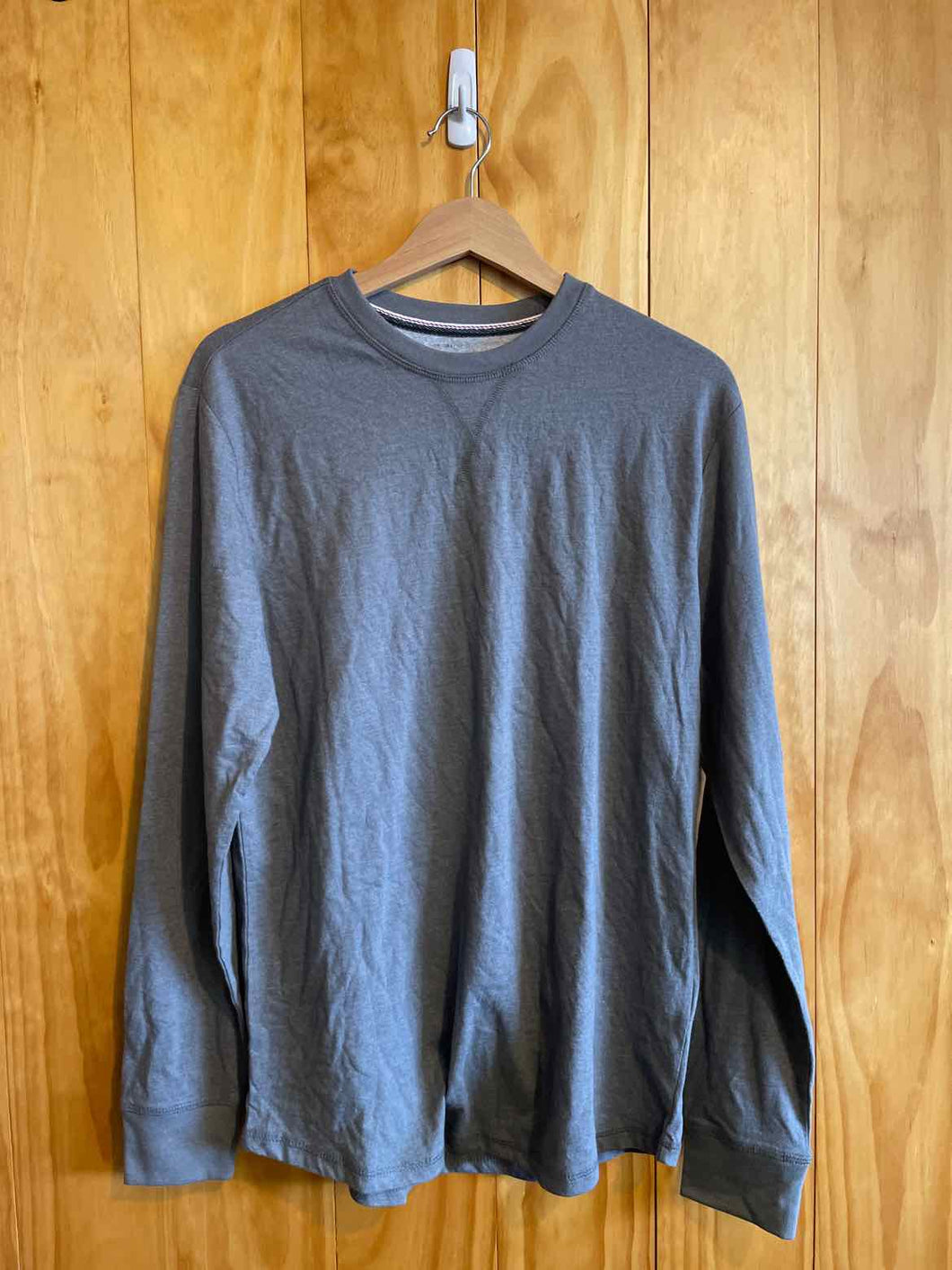 Size Medium Weatherproof Men's Long Sleeve Shirt