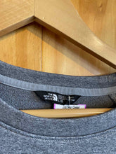 Load image into Gallery viewer, Size Large The North Face Grey Women&#39;s Sweater &amp; Sweatshirt
