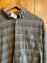 Load image into Gallery viewer, Size Large Tall Trader Bay Men&#39;s Long Sleeve Shirt

