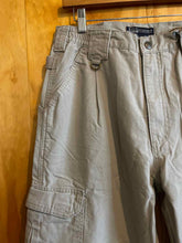 Load image into Gallery viewer, Size 32 5.11 Tactical Men's Pants
