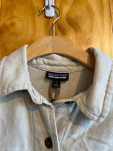 Load image into Gallery viewer, Size L Patagonia Beige Women's Flannel
