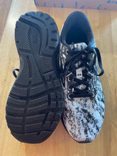 Load image into Gallery viewer, Shoe Size 9.5 Brooks B&amp;W Running Shoes

