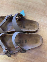 Load image into Gallery viewer, Women's Shoe Size 40 Birkenstock Grey Women's  Casual Shoes
