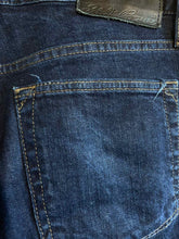 Load image into Gallery viewer, Size 33x32 Eddie Bauer Men's Jeans
